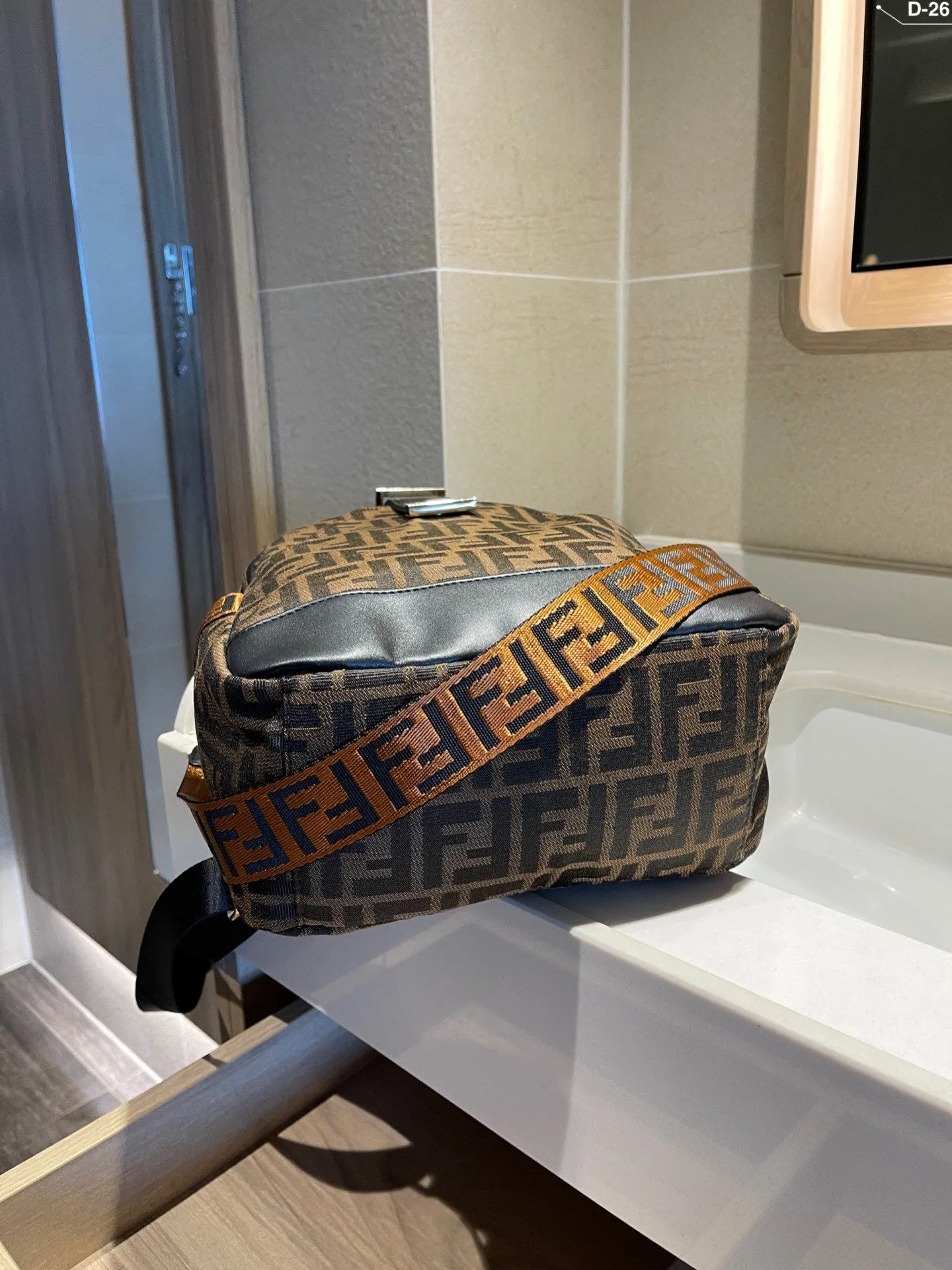EN   Designer bags by Fendi 225