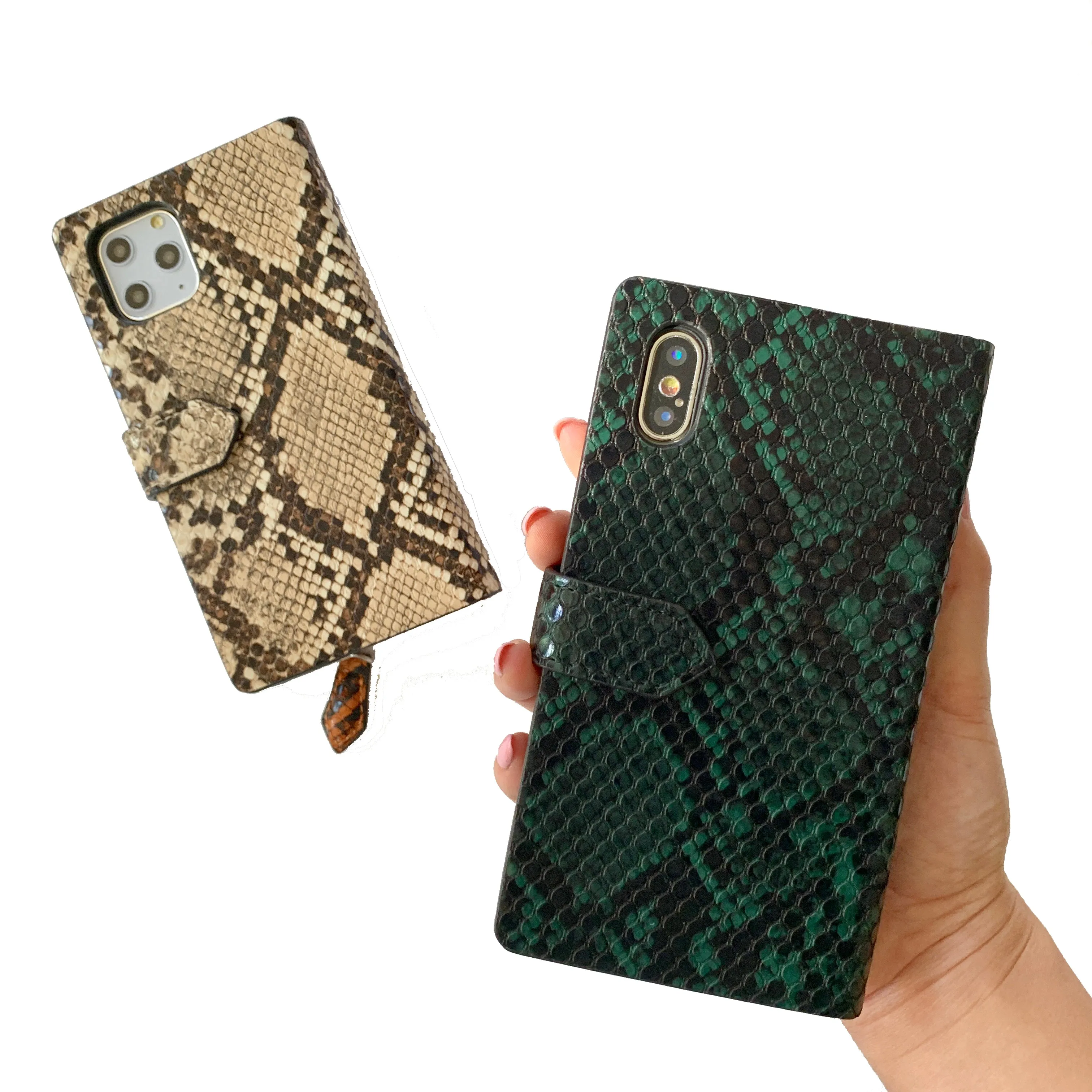 Snake Print Zip Wallet Case in Green